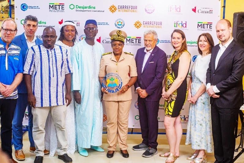 A photo of 10 representatives and government officials at the IMAJE project launch